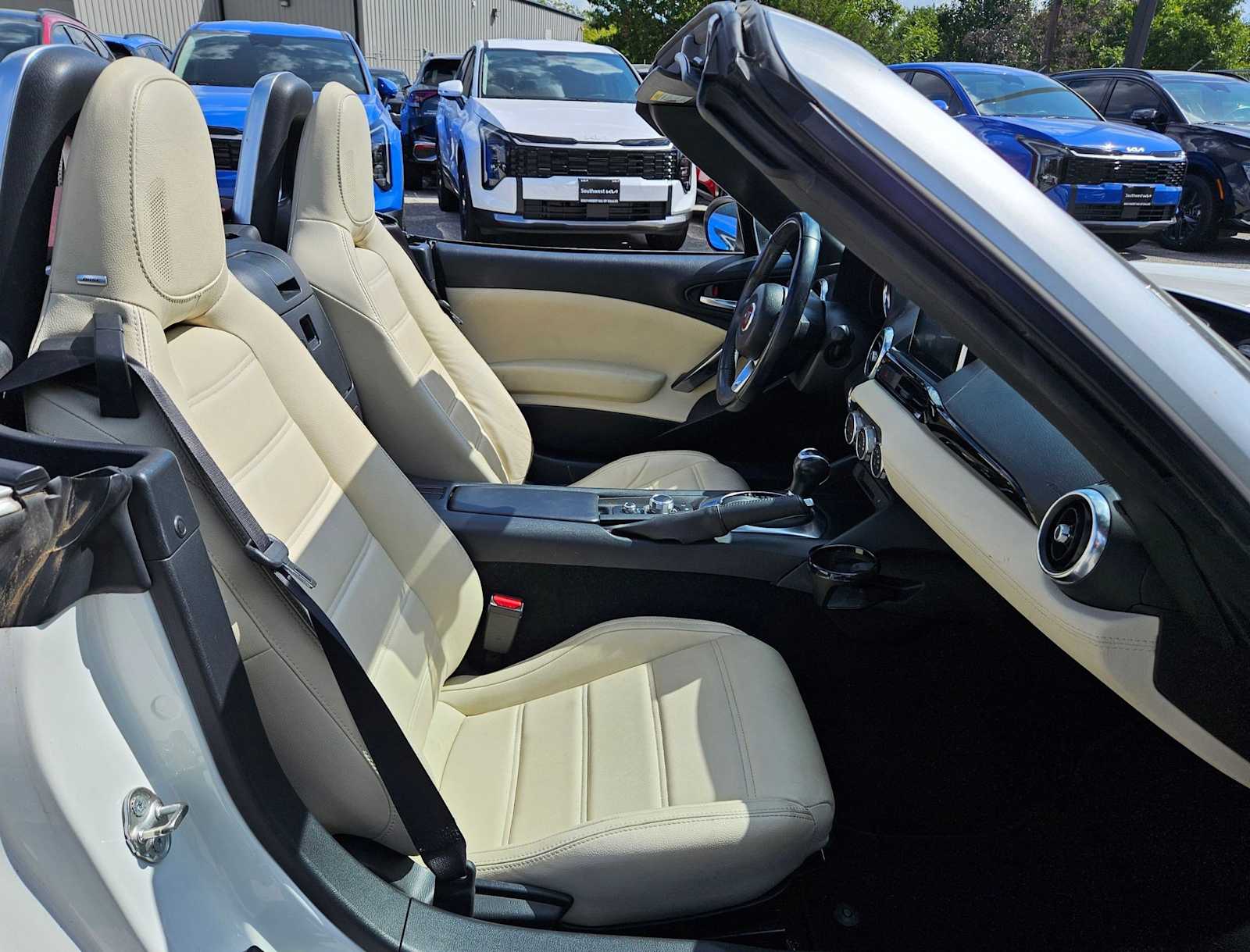 Thumbnail: 2019 Fiat 124 Spider - 18