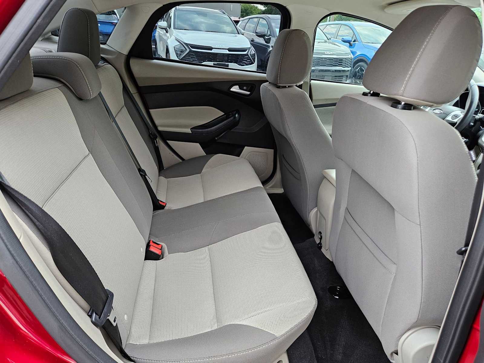 Thumbnail: 2014 Ford Focus - 19