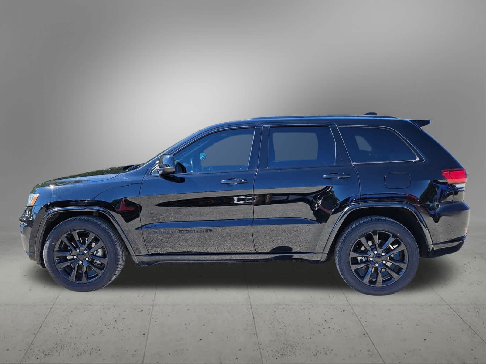 Thumbnail: 2023 Jeep Grand Cherokee - 2