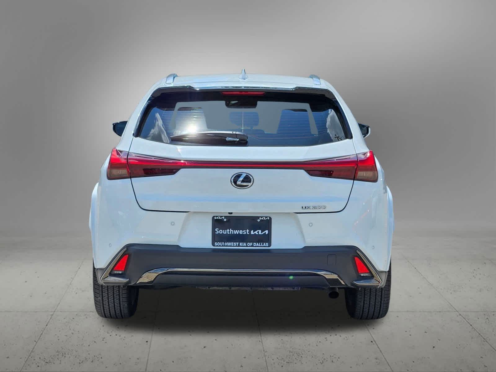 Thumbnail: 2022 Lexus UX - 4