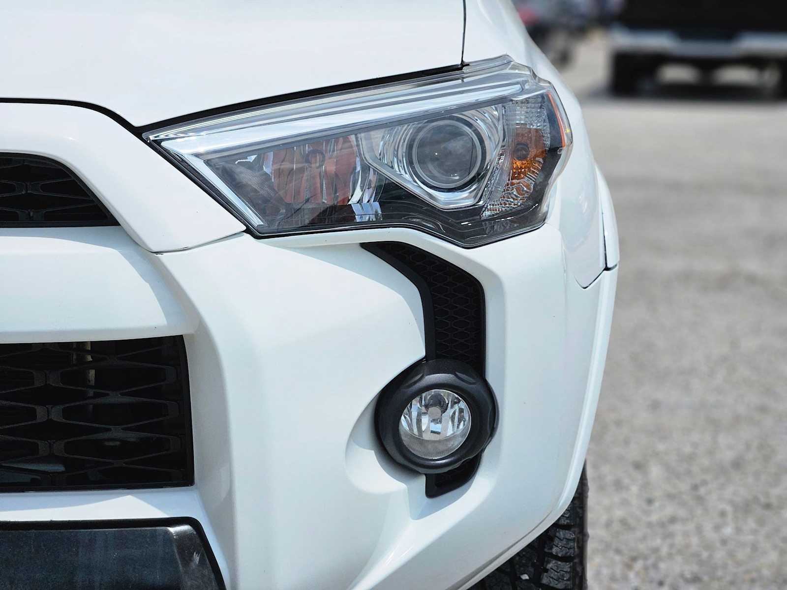 Thumbnail: 2019 Toyota 4Runner - 11