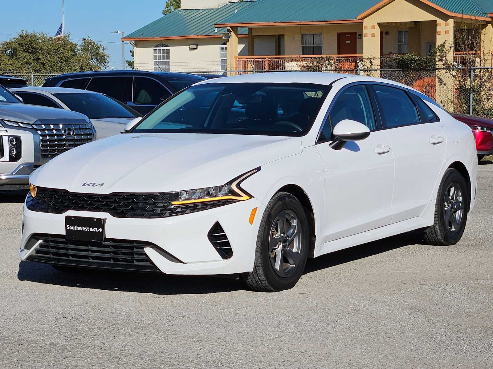 Thumbnail: 2023 Kia K5 - 10