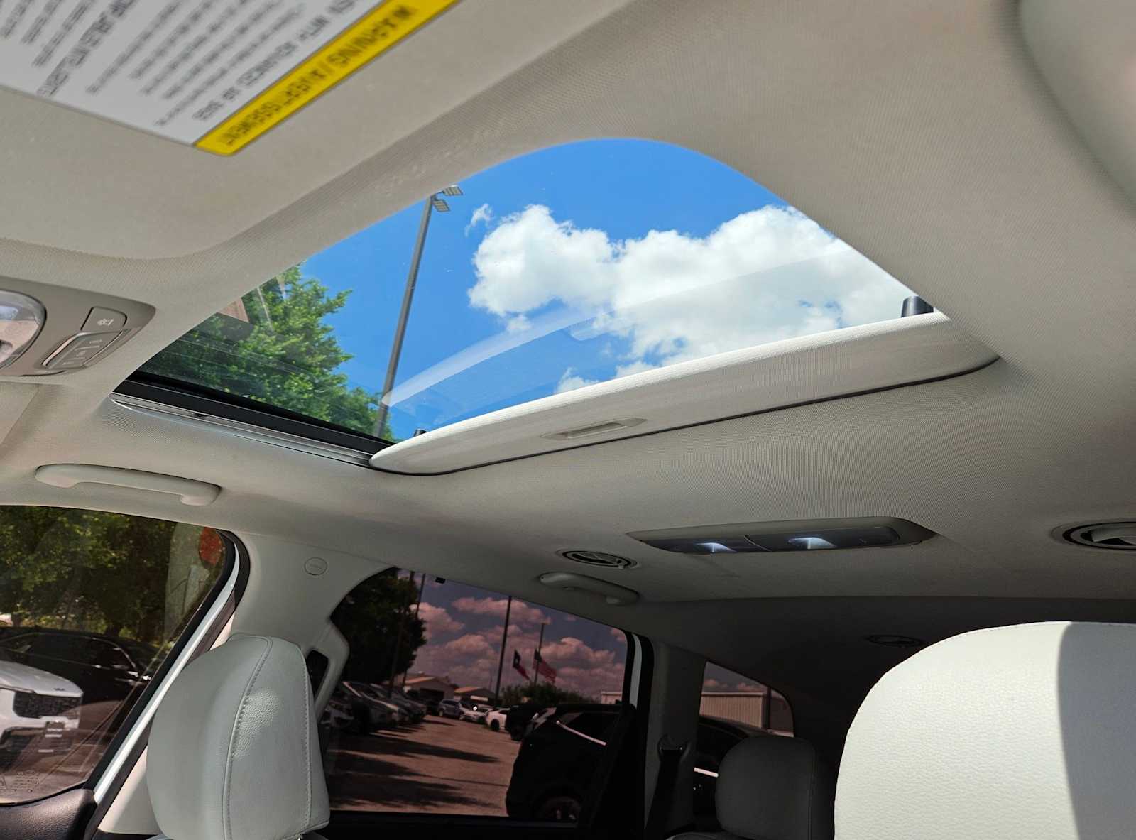 Thumbnail: 2020 Kia Telluride - 16