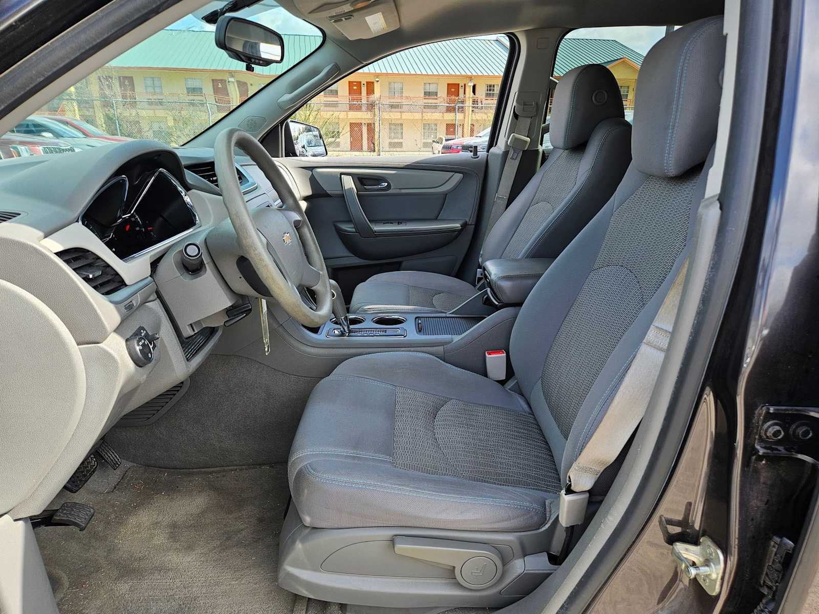 Thumbnail: 2014 Chevrolet Traverse - 17