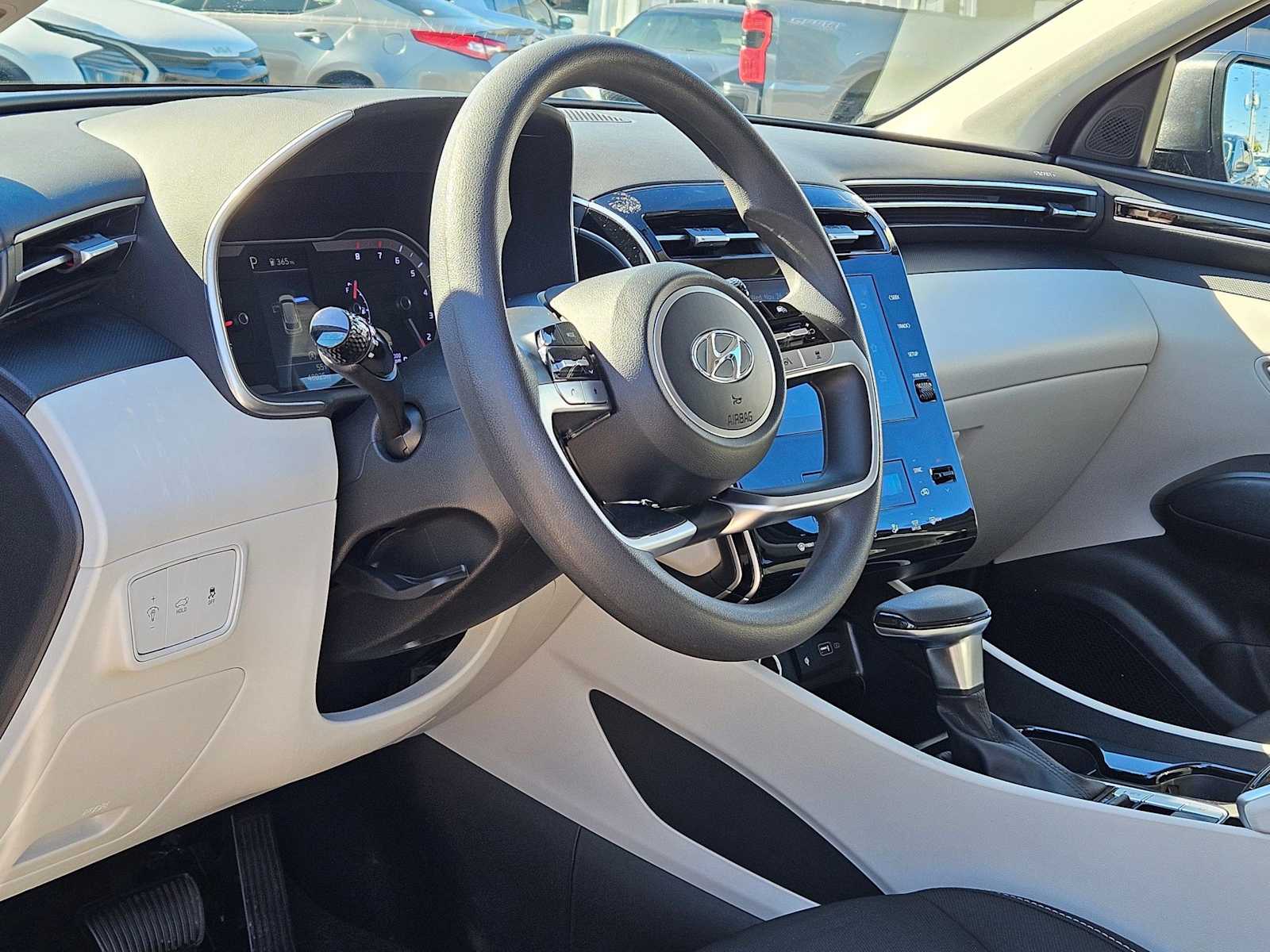 2024 Hyundai Tucson SEL photo 2