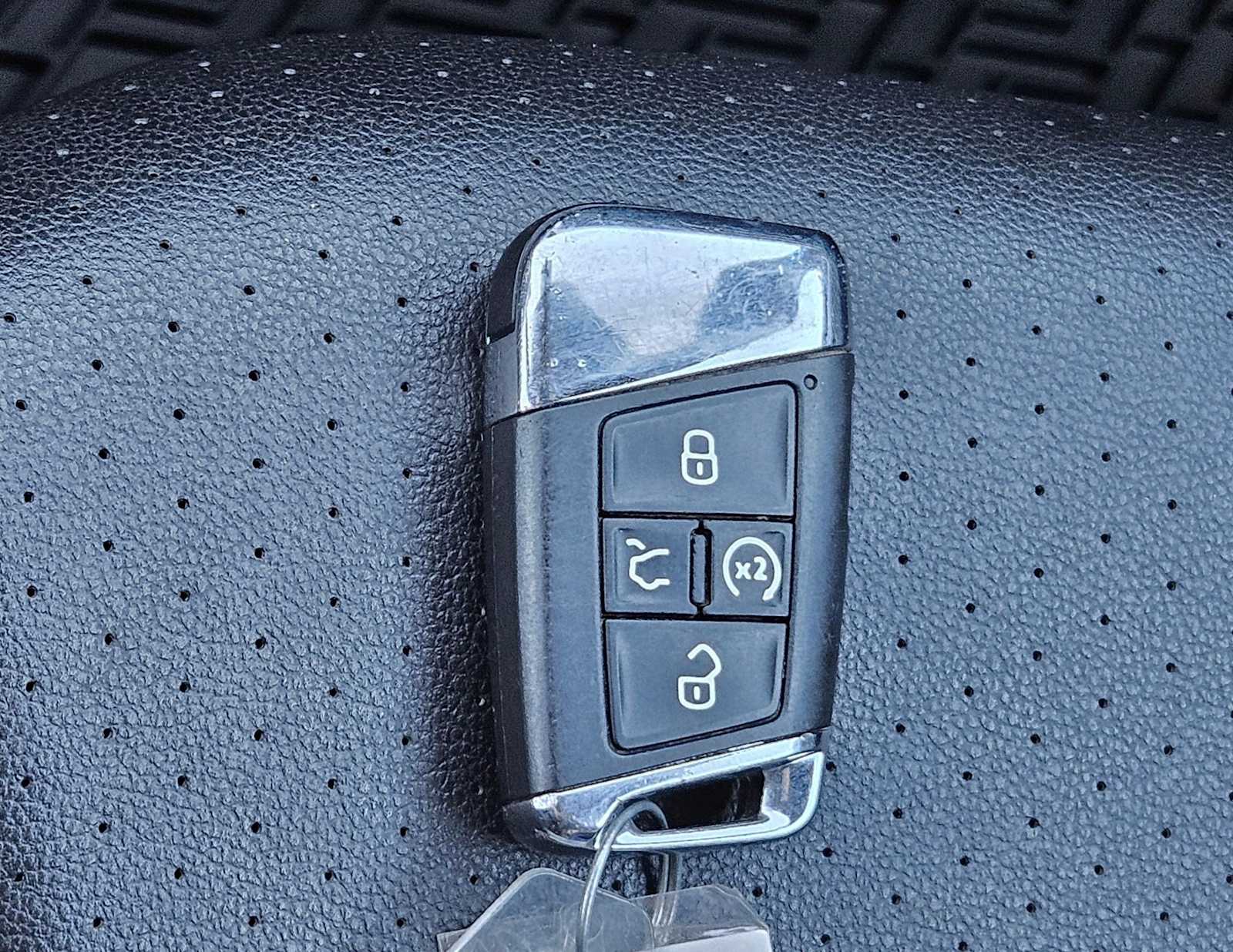 Thumbnail: 2022 Volkswagen Atlas - 34