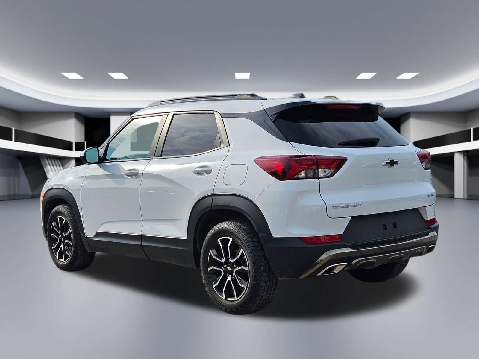 Thumbnail: 2023 Chevrolet TrailBlazer - 4