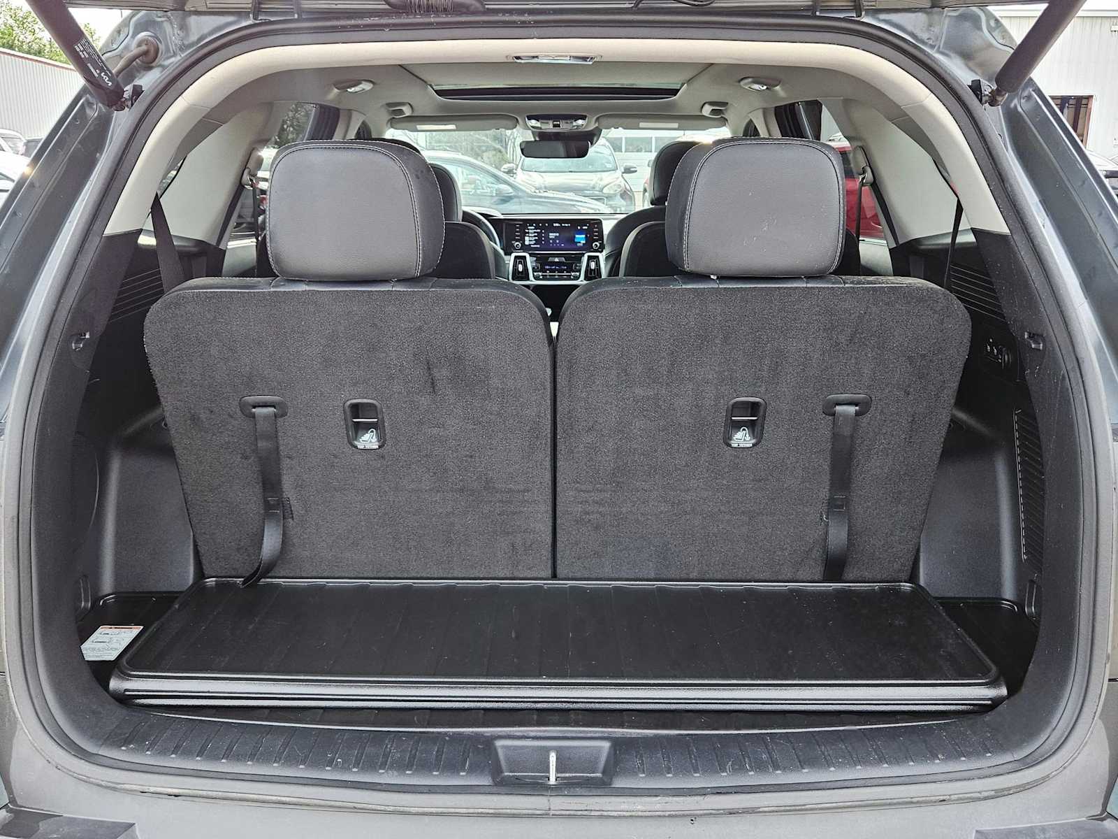 Thumbnail: 2023 Kia Sorento - 25