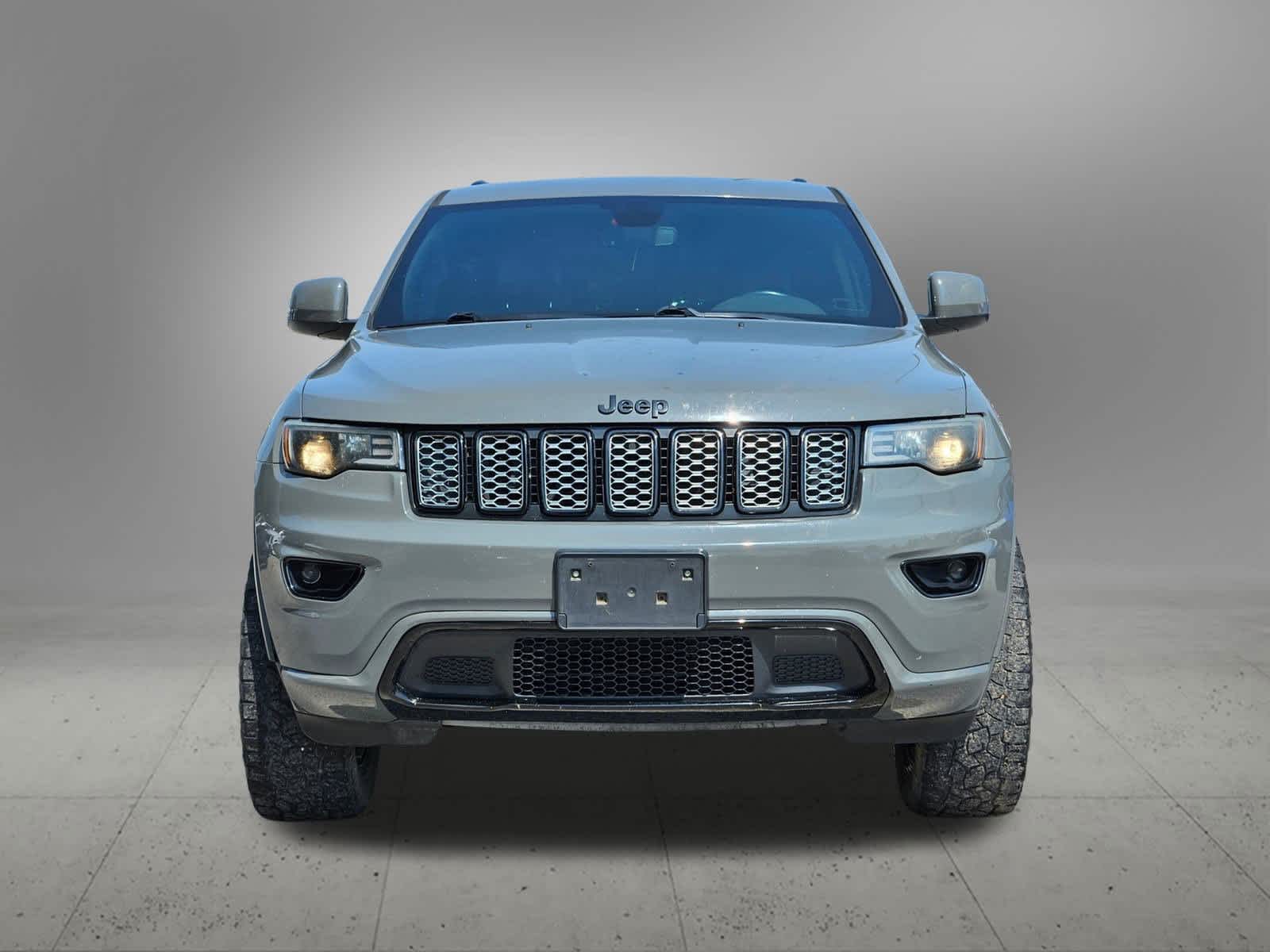 Thumbnail: 2019 Jeep Grand Cherokee - 8