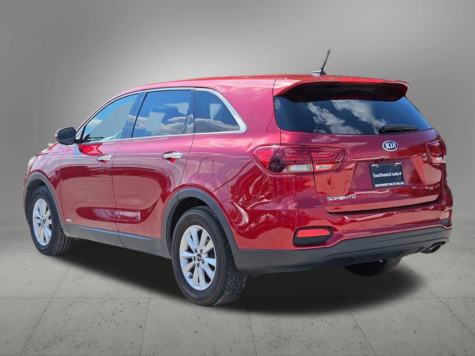 2020 Kia Sorento LX photo 2