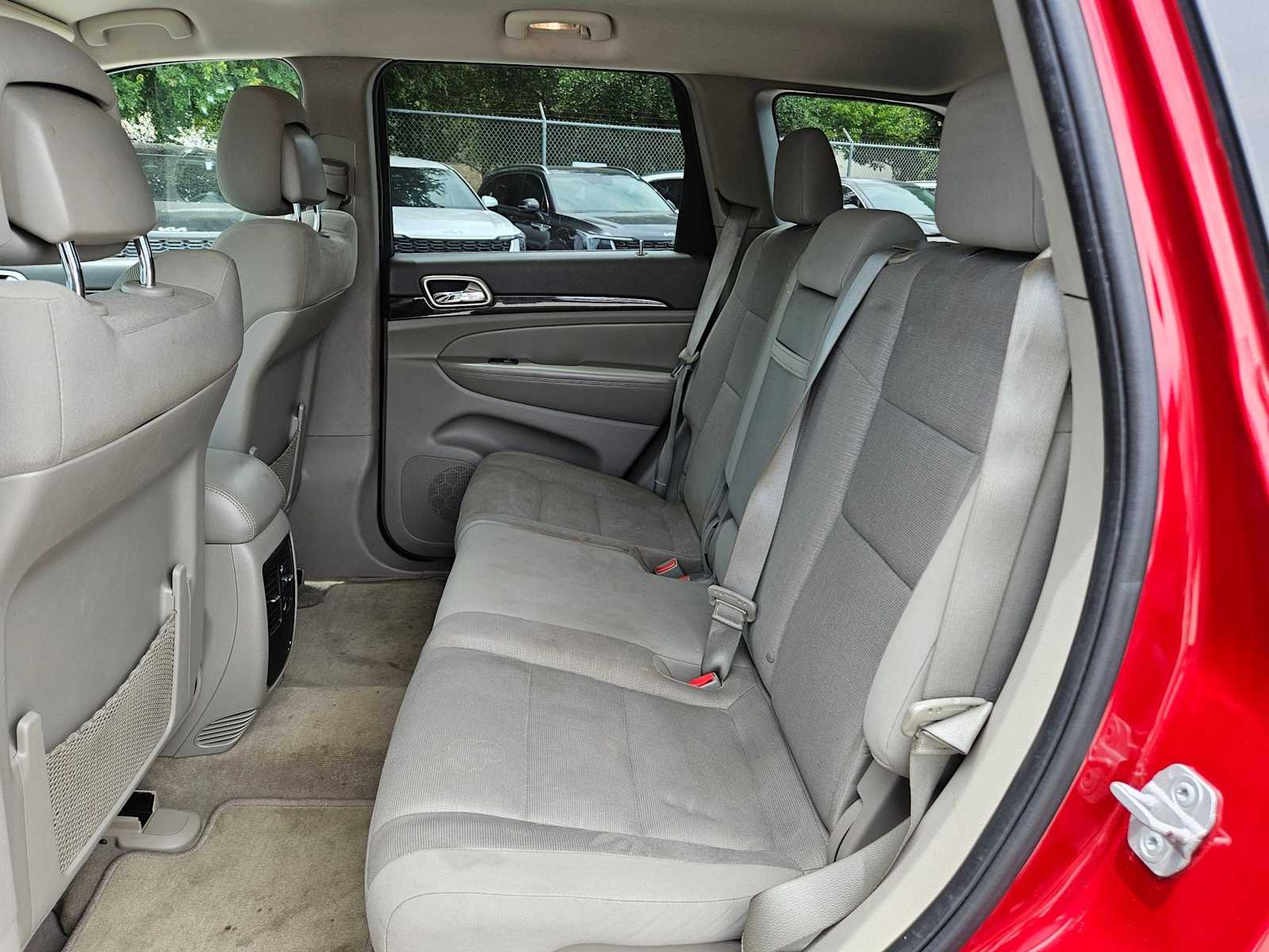 Thumbnail: 2011 Jeep Grand Cherokee - 18