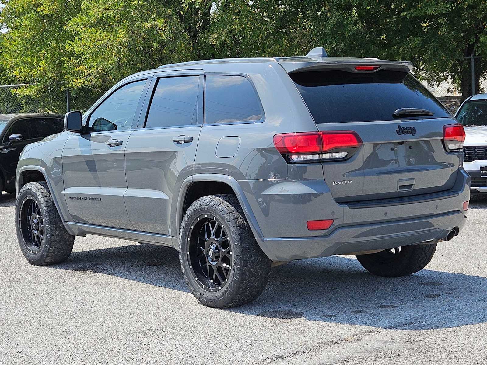 Thumbnail: 2019 Jeep Grand Cherokee - 3