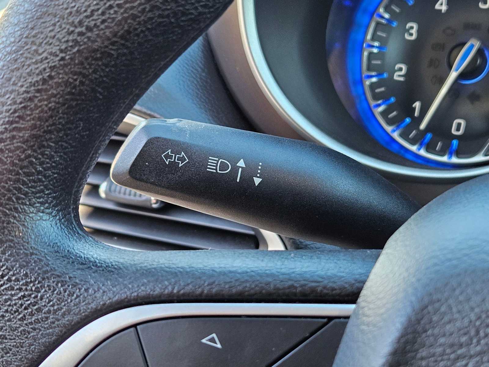 Thumbnail: 2020 Chrysler Voyager - 17