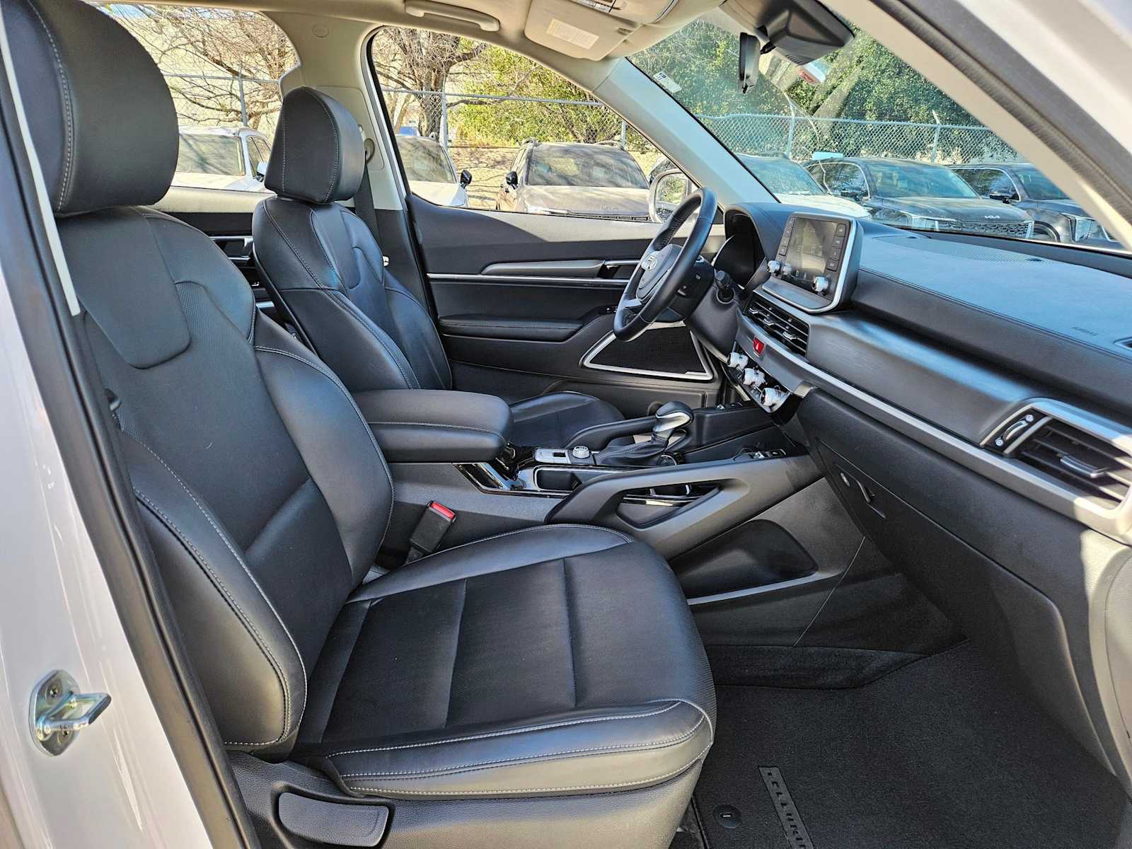 Thumbnail: 2021 Kia Telluride - 24