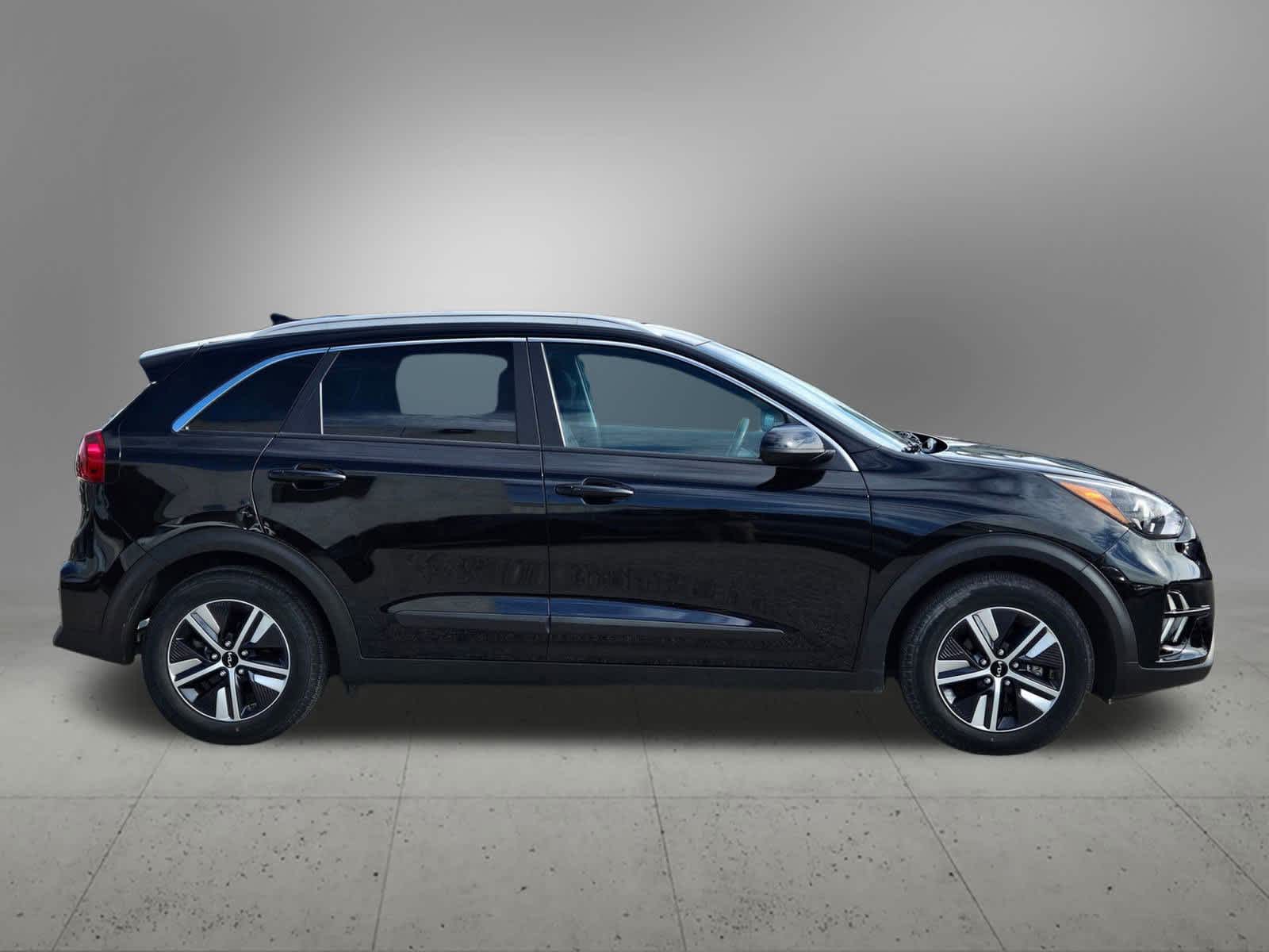 Thumbnail: 2022 Kia Niro - 7