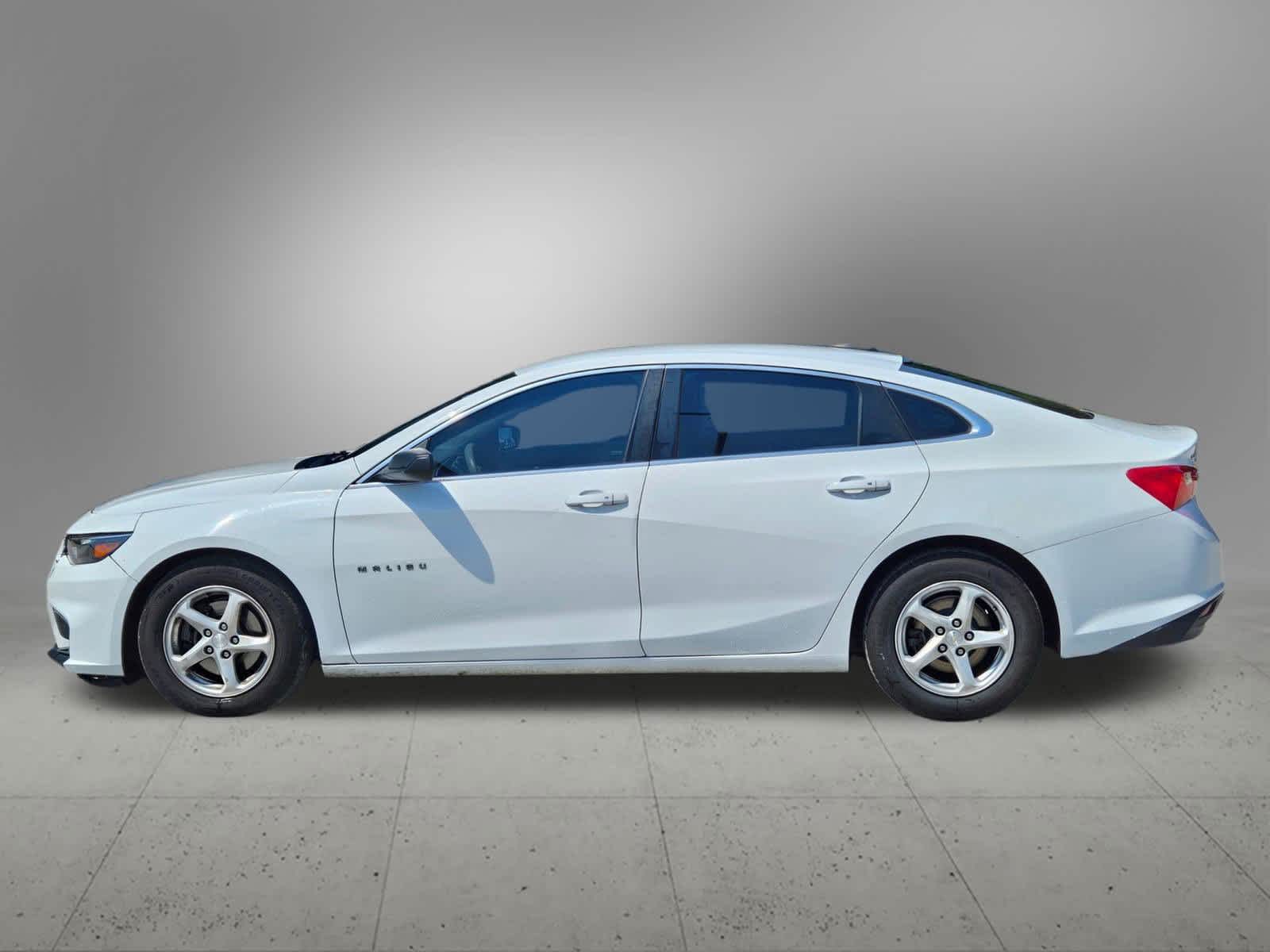 Thumbnail: 2016 Chevrolet Malibu - 2