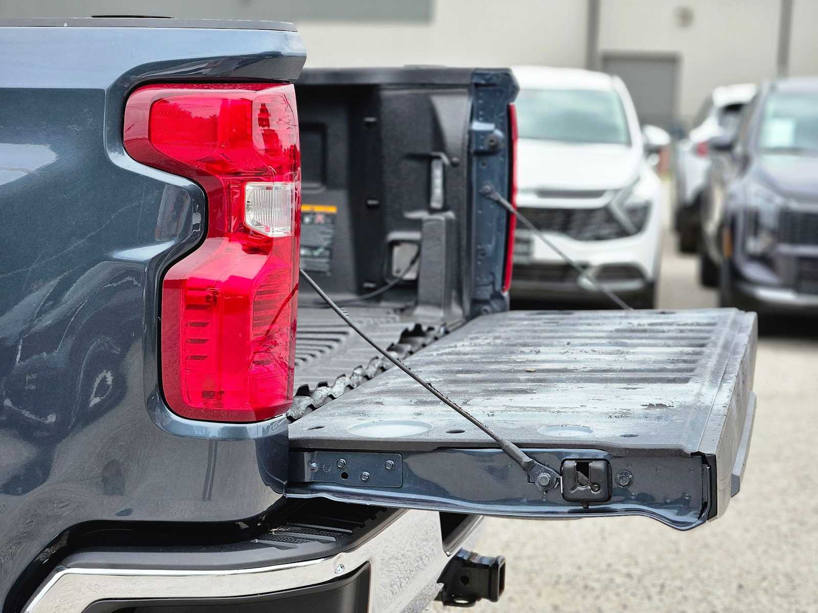 Thumbnail: 2021 Chevrolet Silverado 1500 - 13