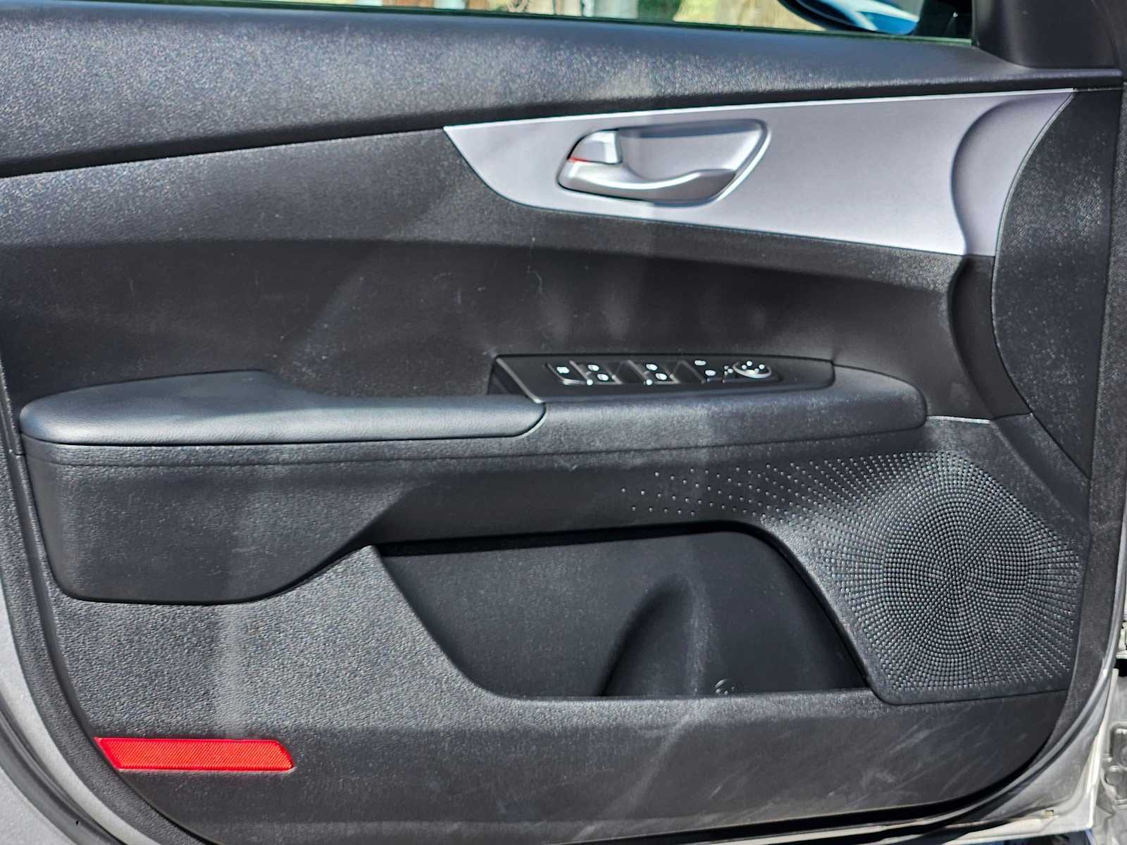 Thumbnail: 2024 Kia Forte - 16