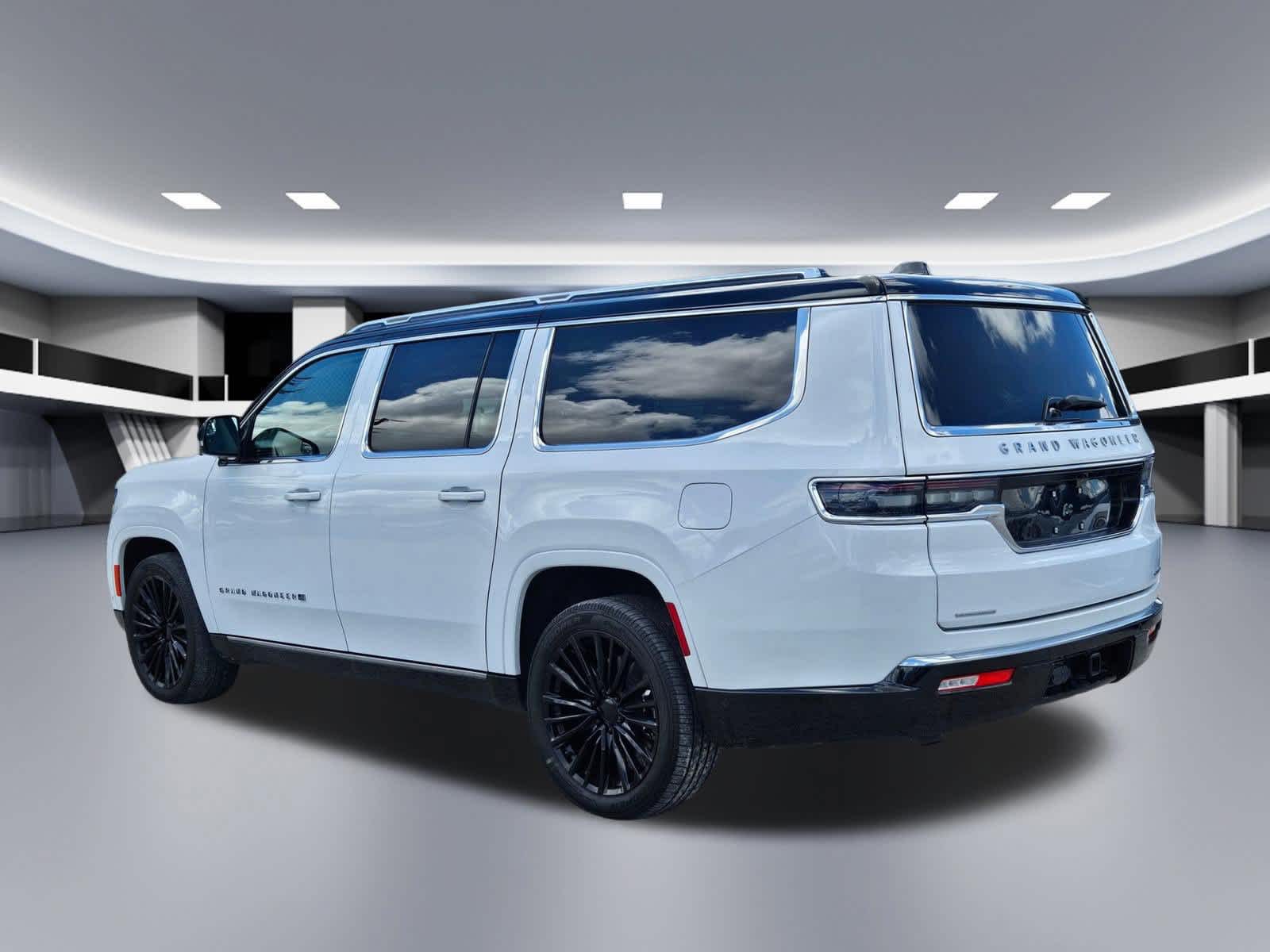 Thumbnail: 2023 Jeep Grand Wagoneer L - 4