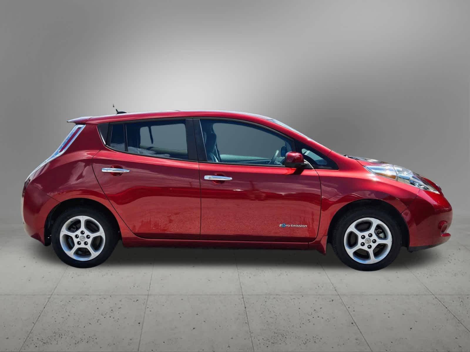Thumbnail: 2015 Nissan Leaf - 6