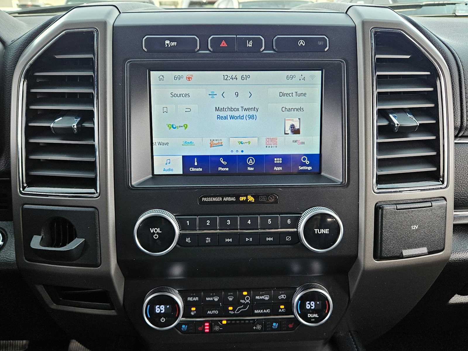 Thumbnail: 2020 Ford Expedition - 28