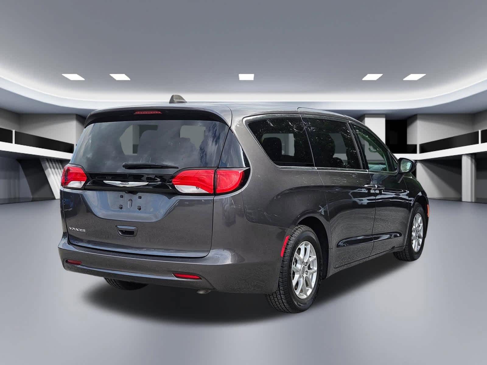 Thumbnail: 2023 Chrysler Voyager - 6
