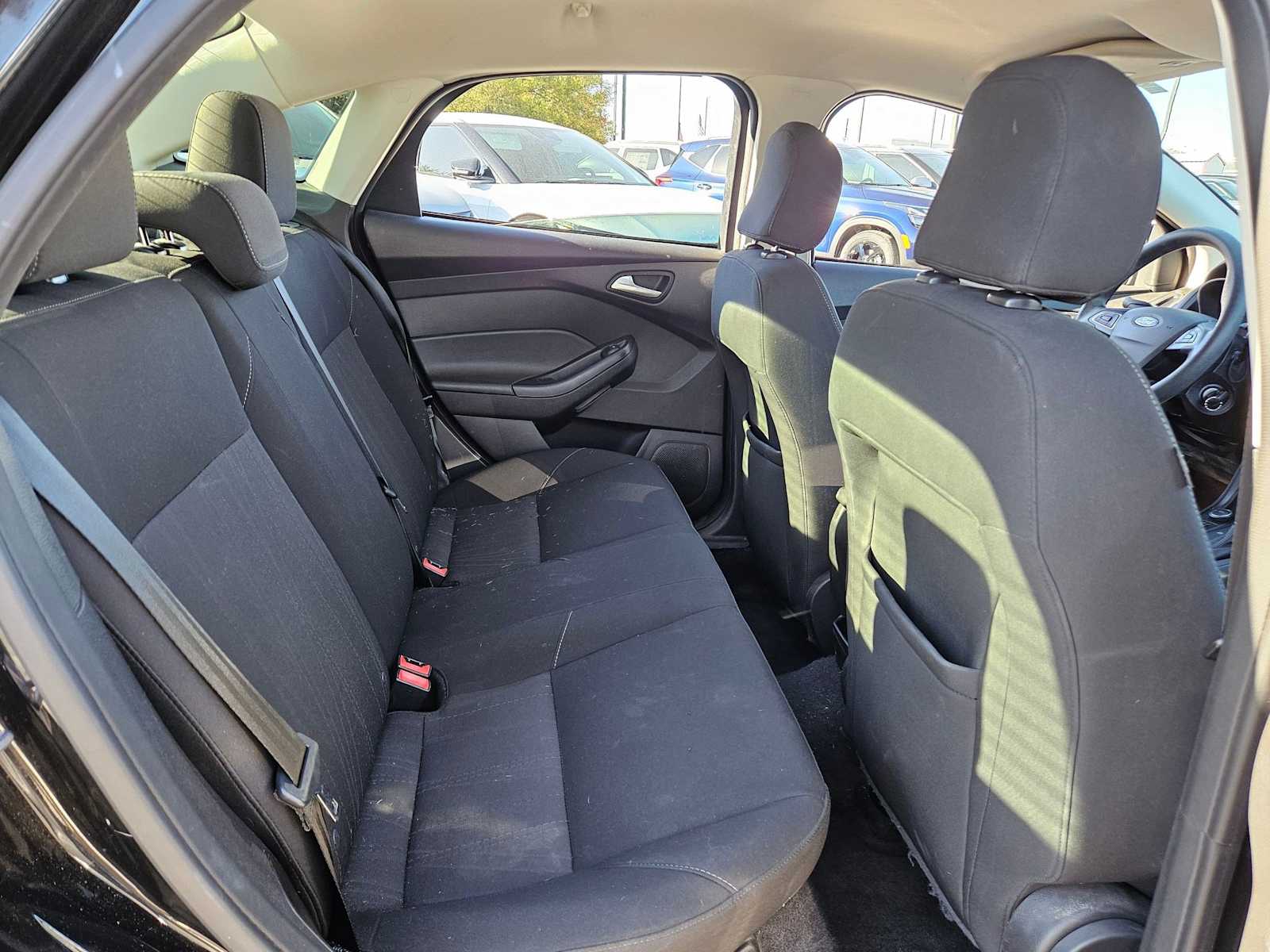 Thumbnail: 2015 Ford Focus - 18