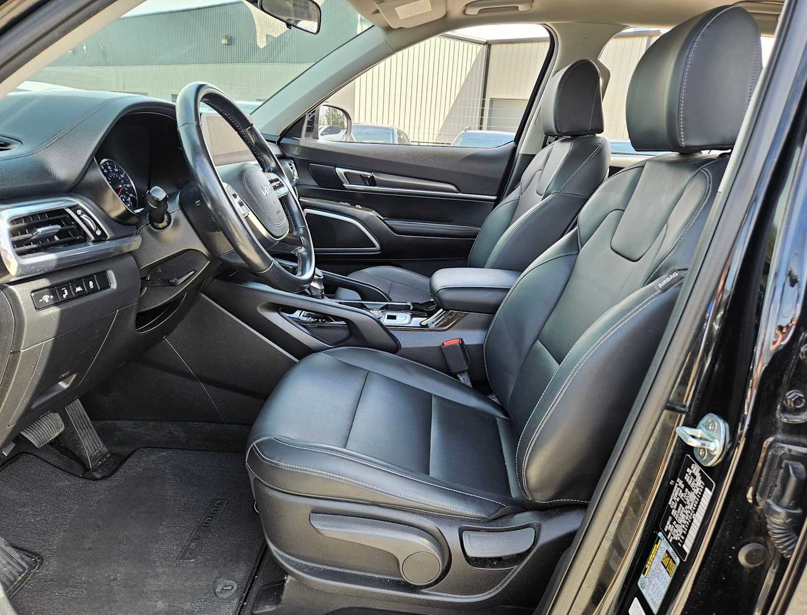 Thumbnail: 2022 Kia Telluride - 16