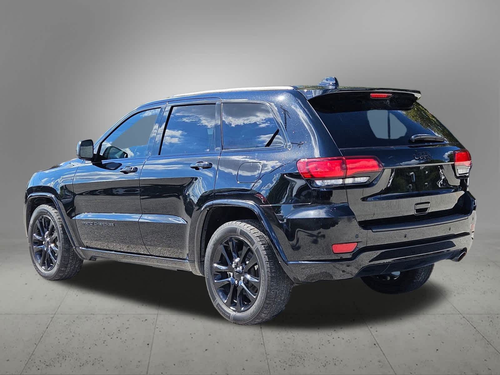 Thumbnail: 2021 Jeep Grand Cherokee - 3