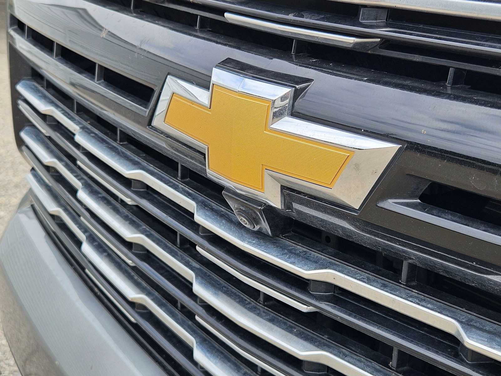 Thumbnail: 2025 Chevrolet Suburban - 9
