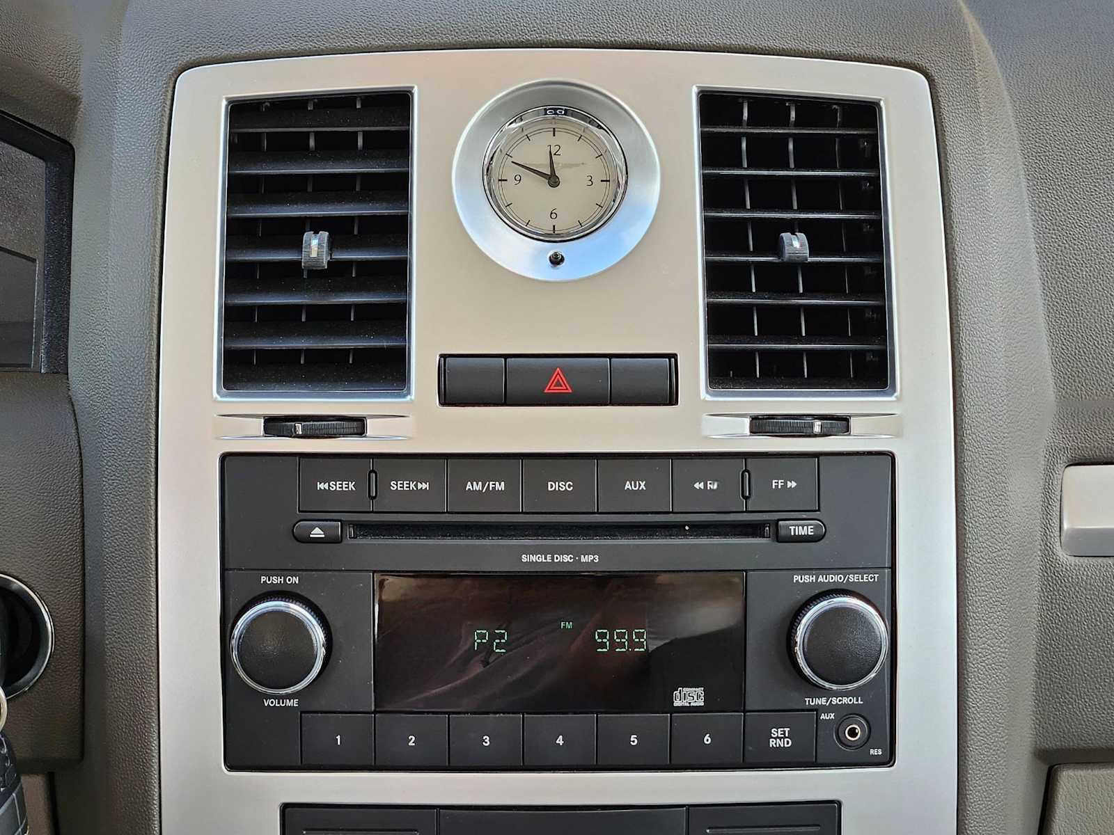 Thumbnail: 2010 Chrysler 300 - 24