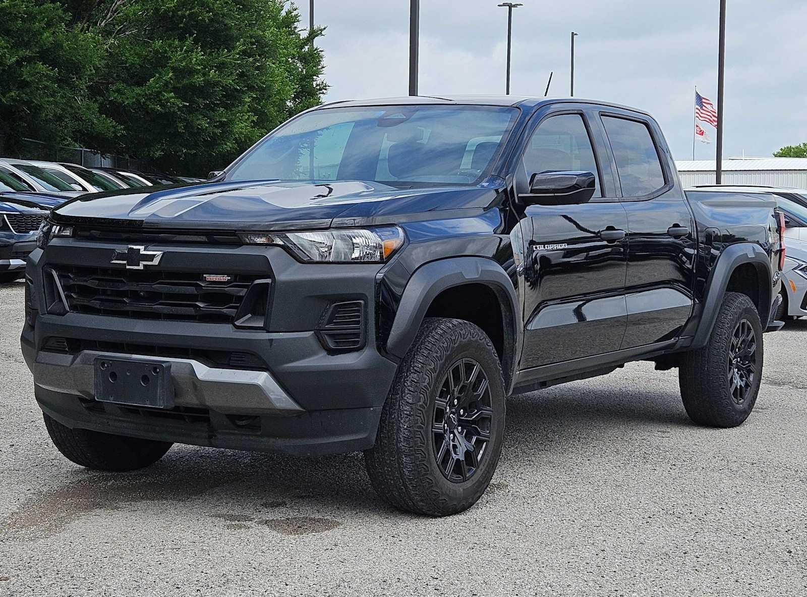 Thumbnail: 2023 Chevrolet Colorado - 10