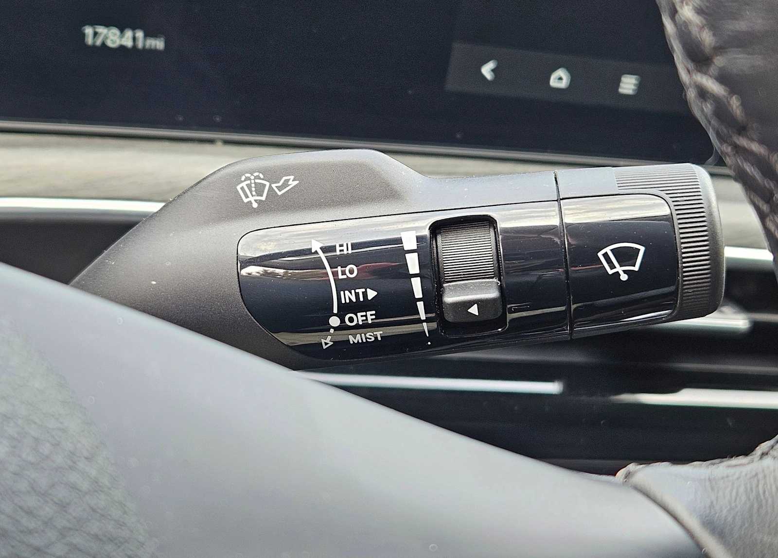 Thumbnail: 2025 Kia K5 - 21