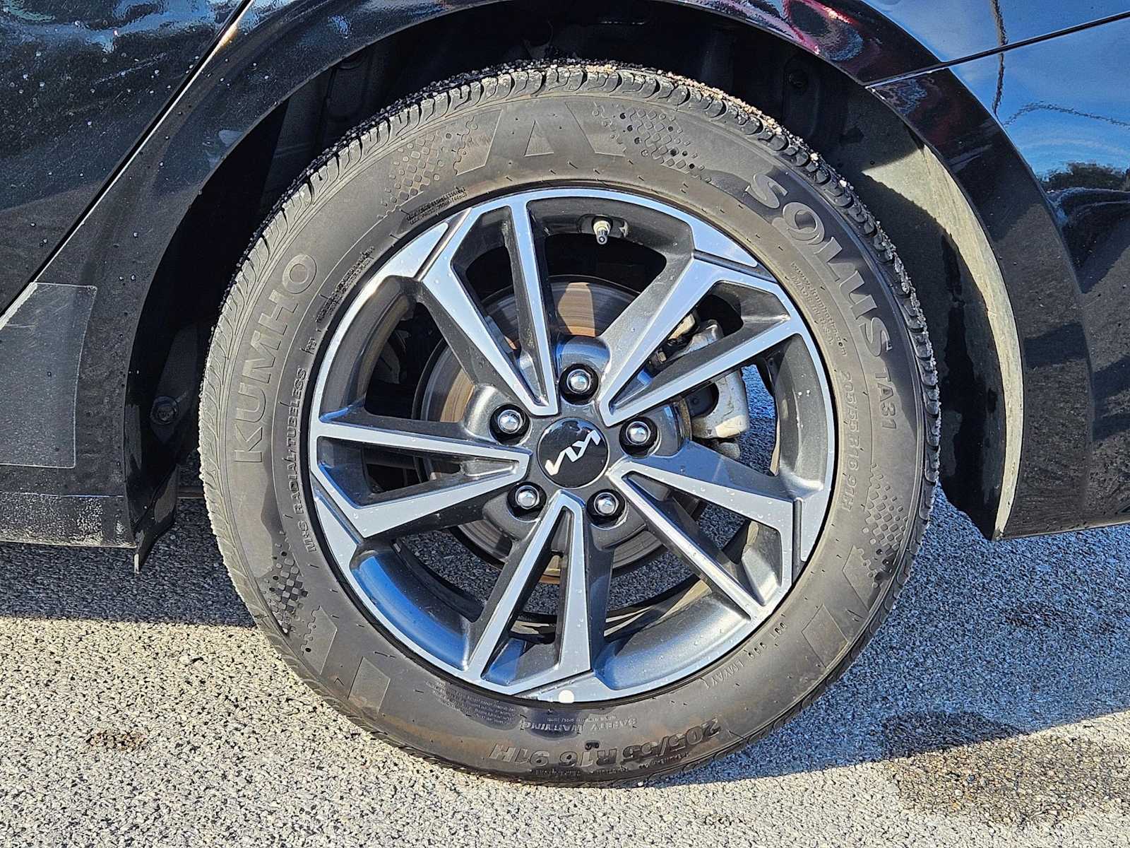 Thumbnail: 2024 Kia Forte - 12