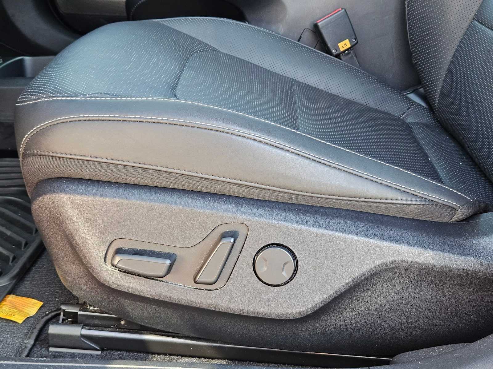 Thumbnail: 2023 Kia EV6 - 18