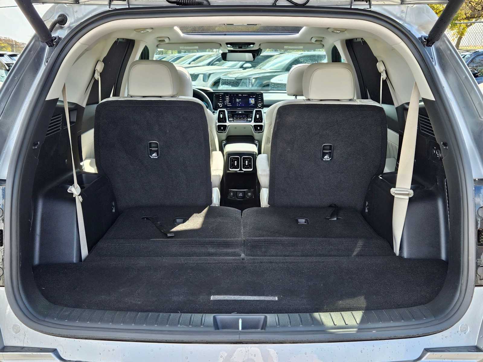 Thumbnail: 2023 Kia Sorento - 27