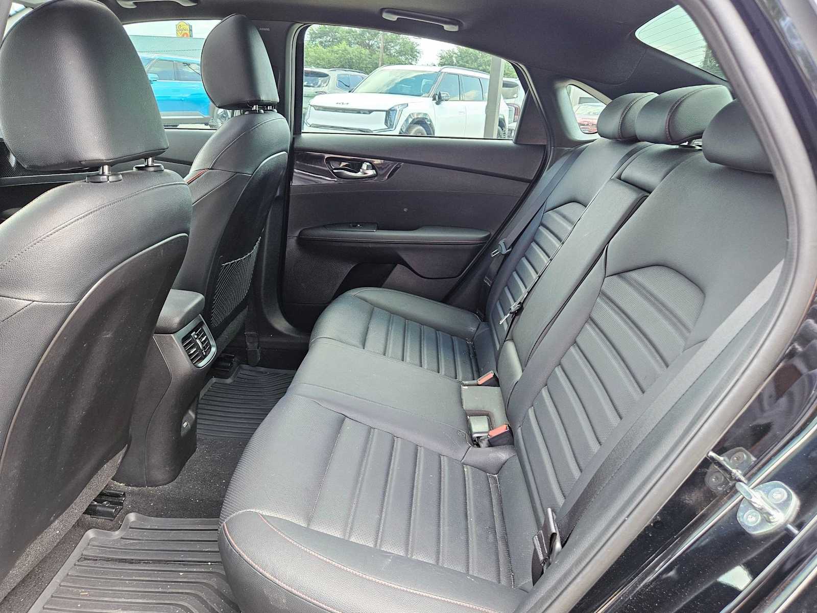 Thumbnail: 2023 Kia Forte - 17