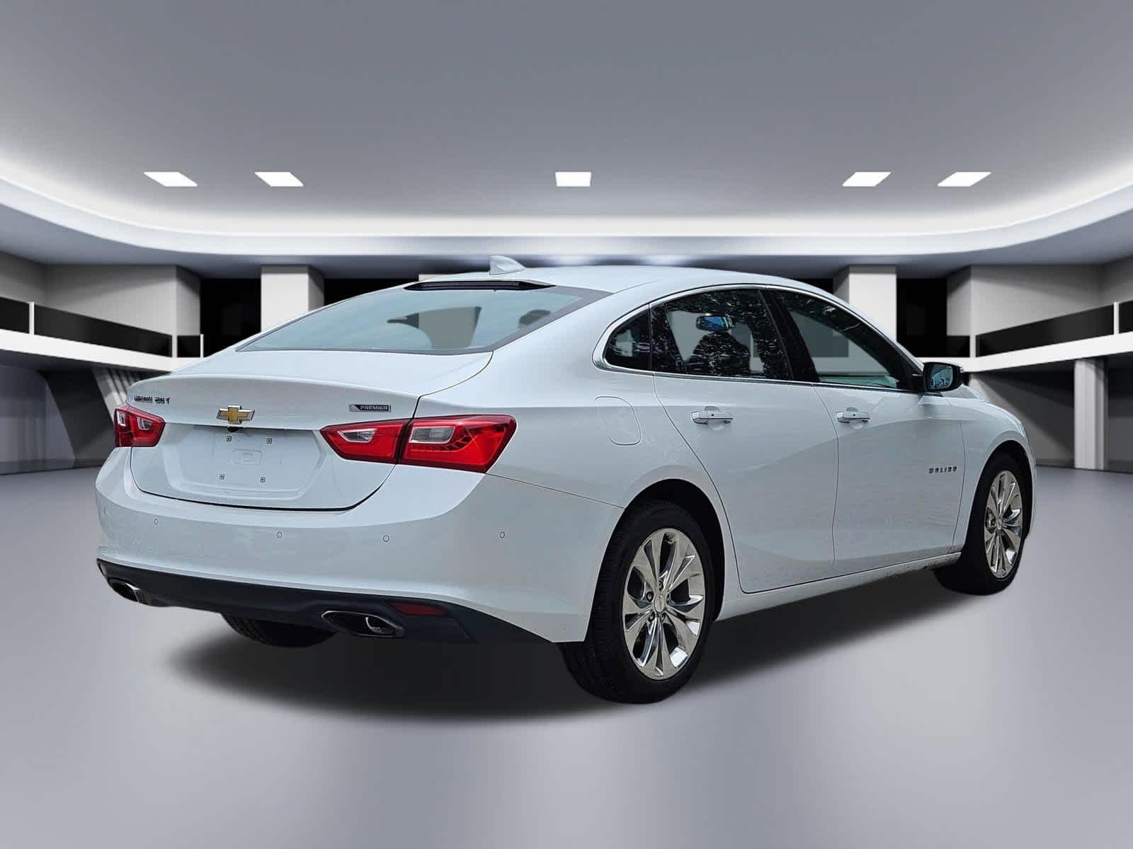Thumbnail: 2018 Chevrolet Malibu - 5