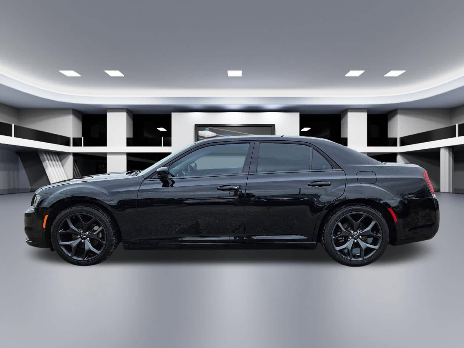 Thumbnail: 2023 Chrysler 300 - 3