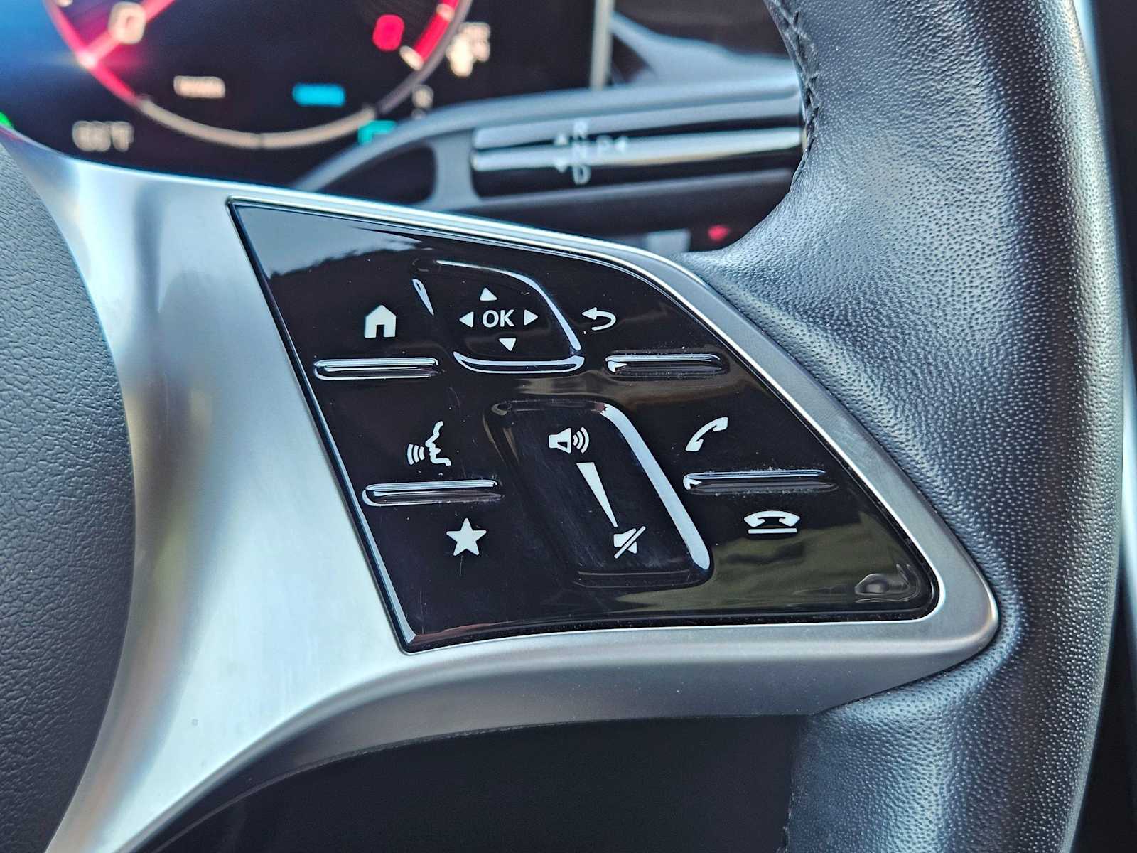 Thumbnail: 2024 Mercedes-Benz GLC - 25