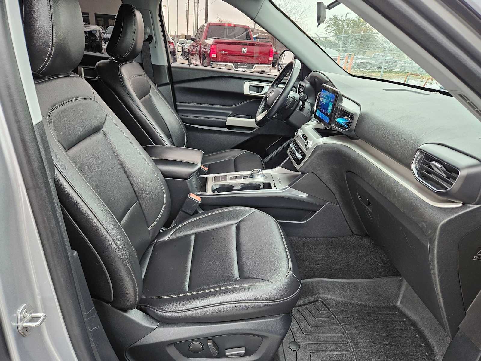 Thumbnail: 2020 Ford Explorer - 22