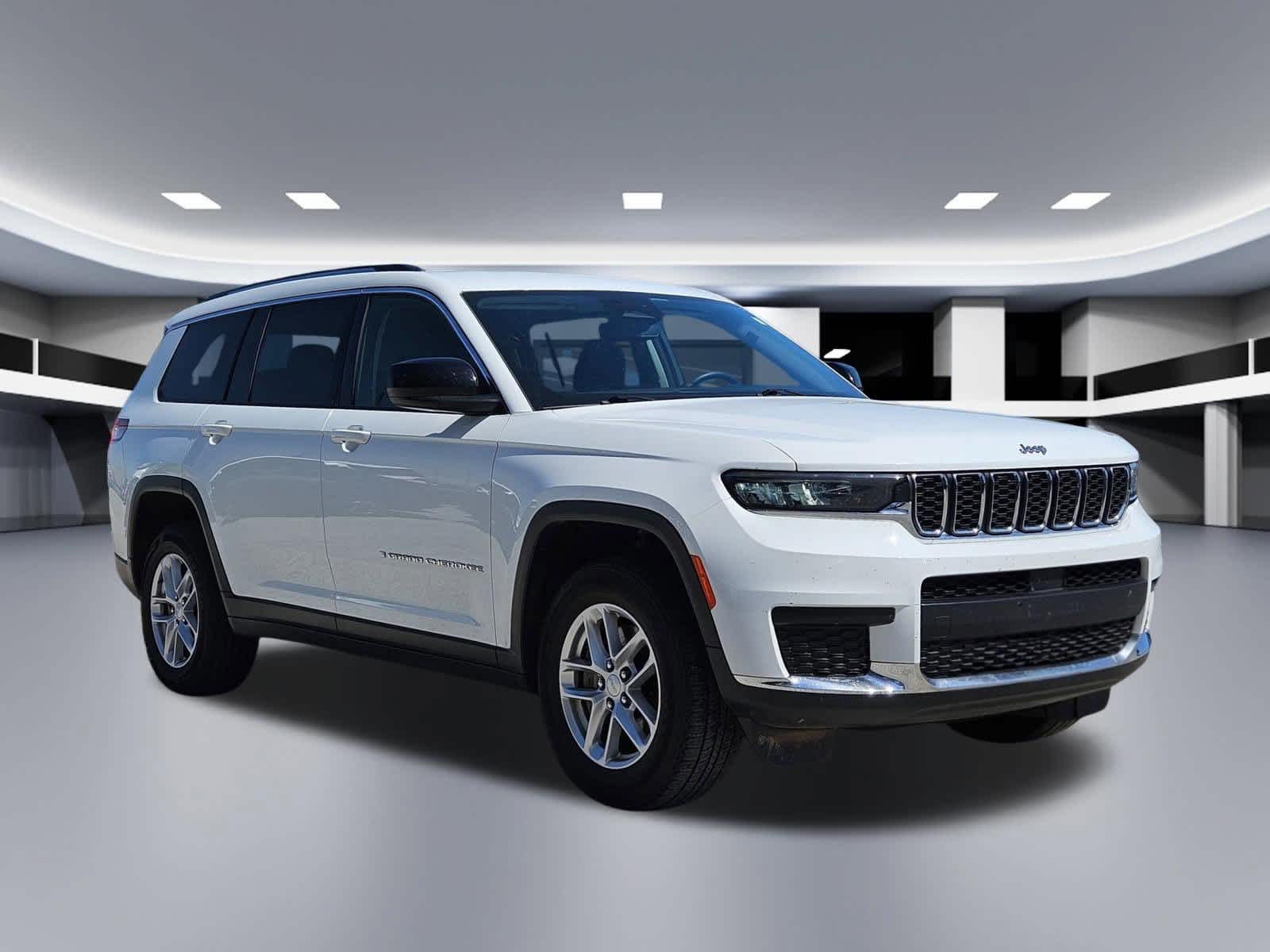 Thumbnail: 2023 Jeep Grand Cherokee L - 8