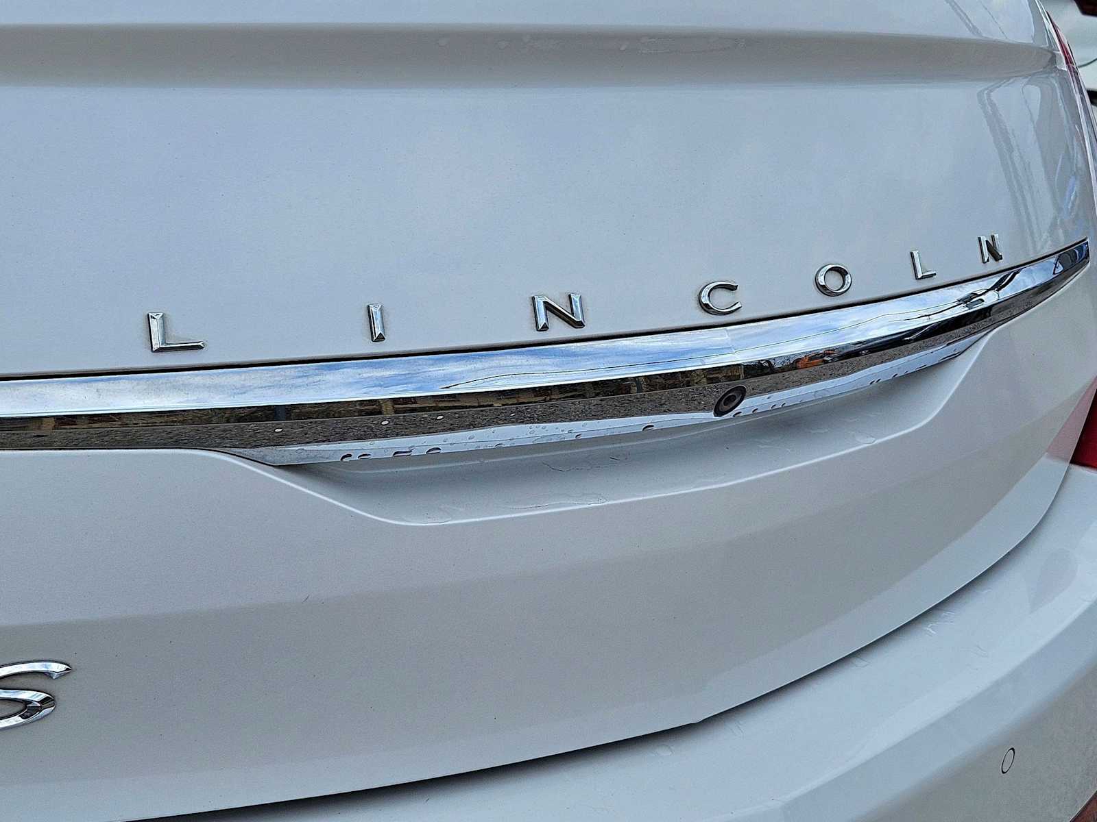Thumbnail: 2015 Lincoln MKS - 12