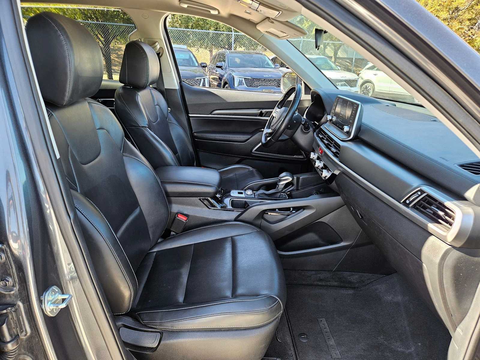 Thumbnail: 2021 Kia Telluride - 22