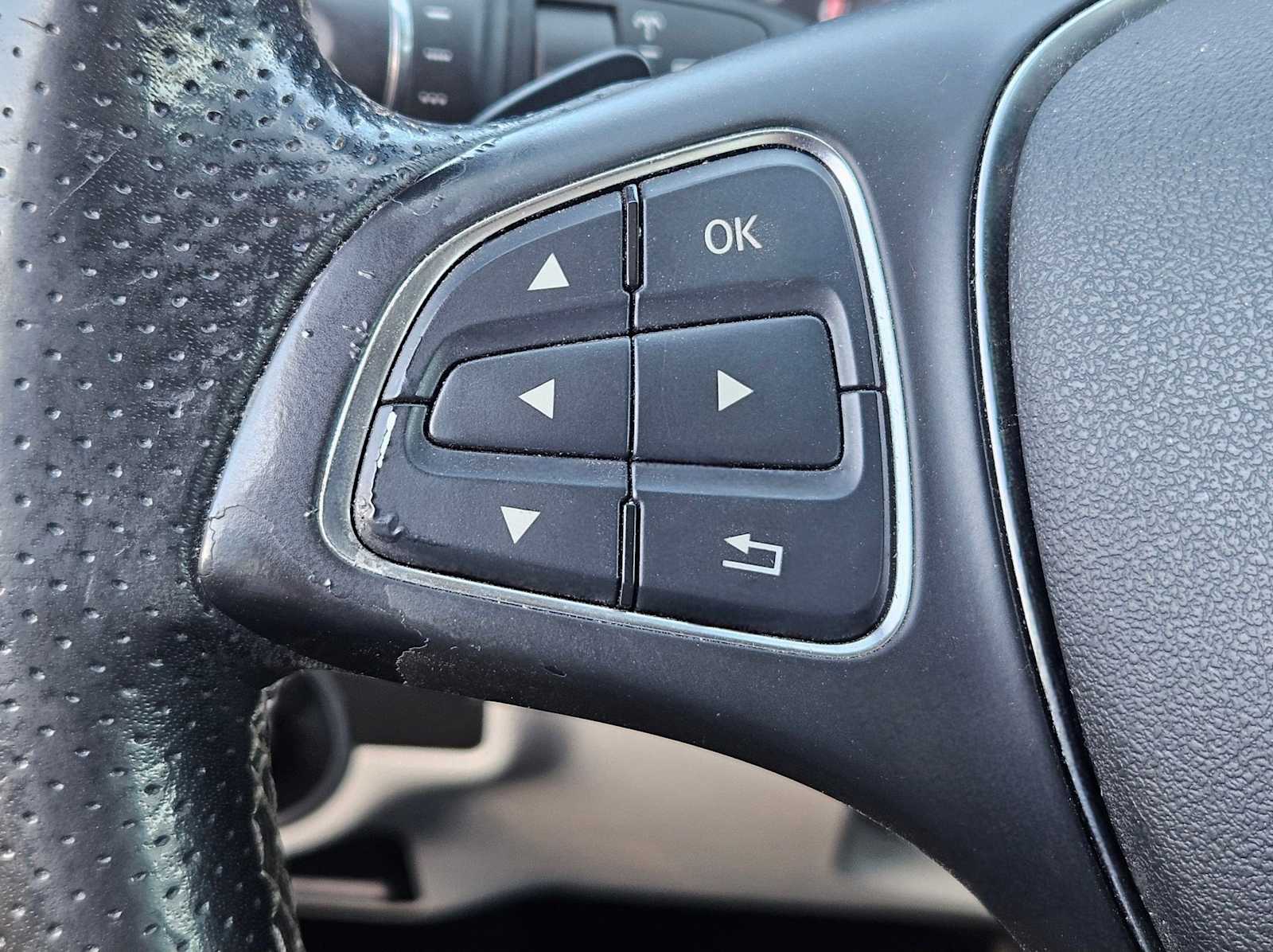 Thumbnail: 2018 Mercedes-Benz GLA - 16