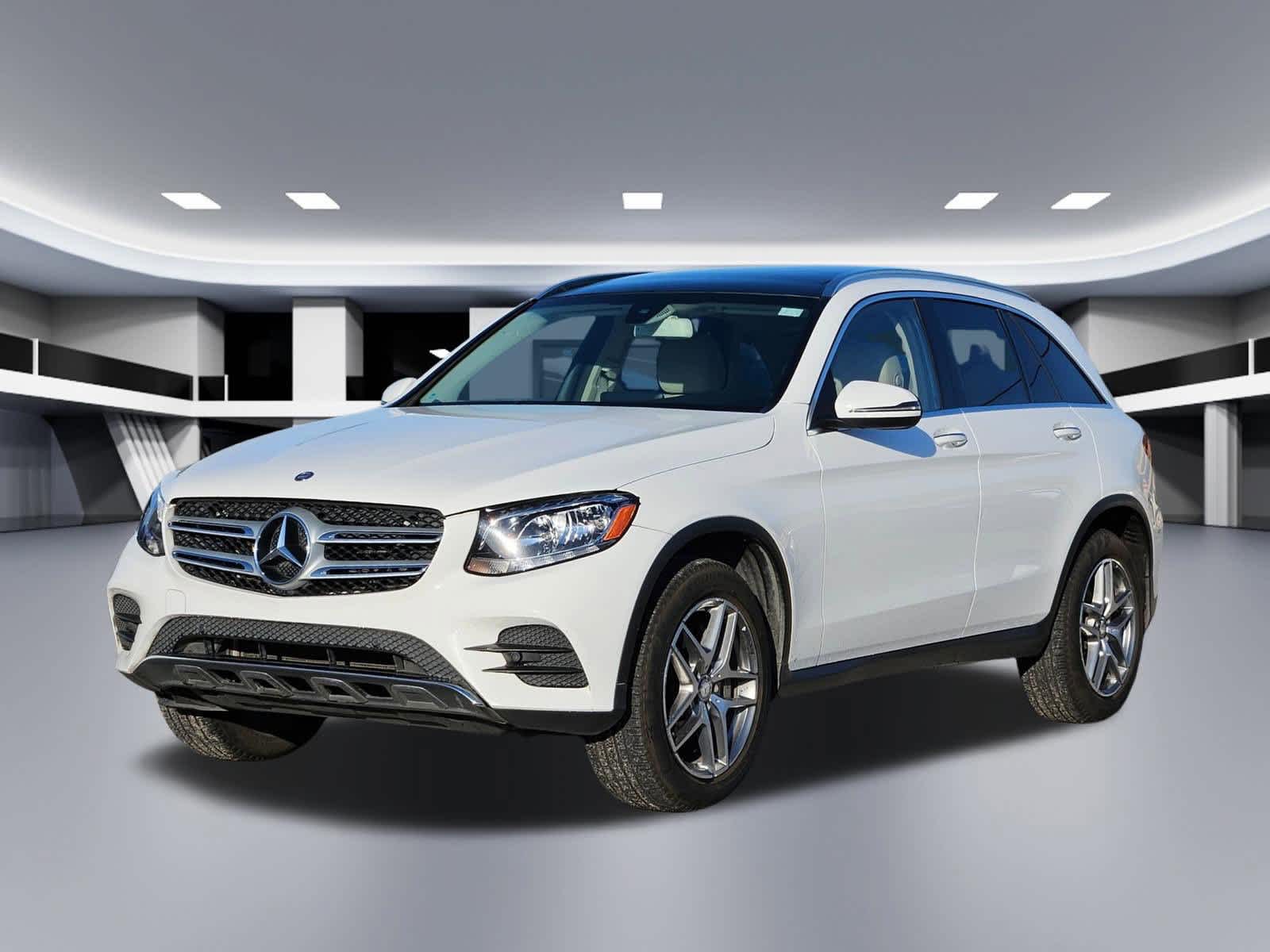 Thumbnail: 2016 Mercedes-Benz GLC - 9