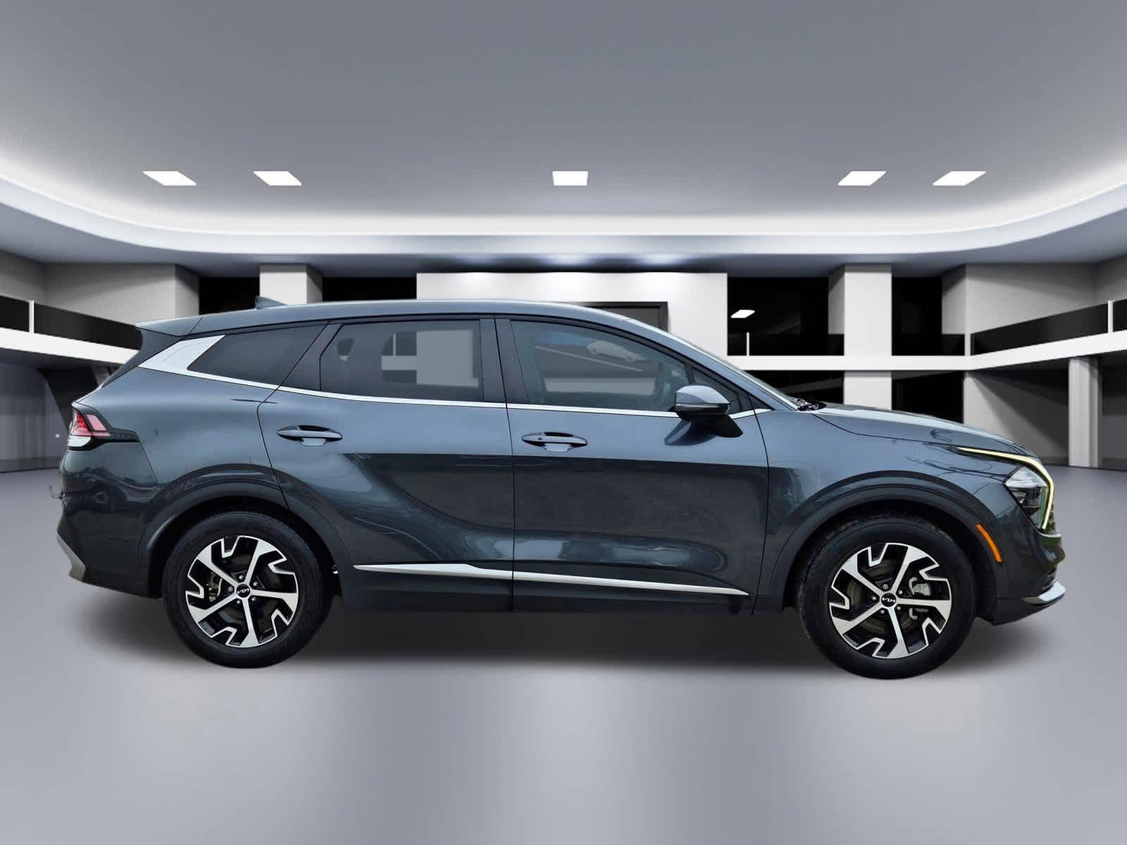 Thumbnail: 2023 Kia Sportage - 6