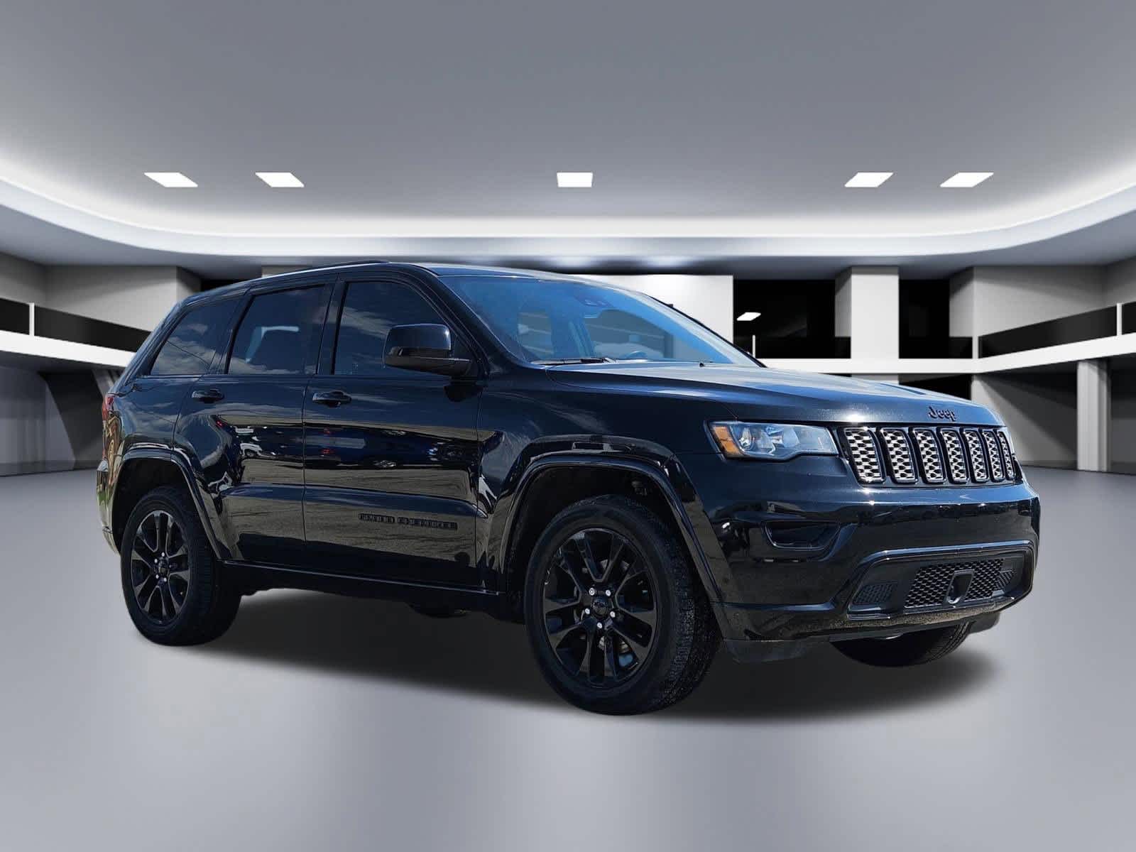 Thumbnail: 2020 Jeep Grand Cherokee - 8