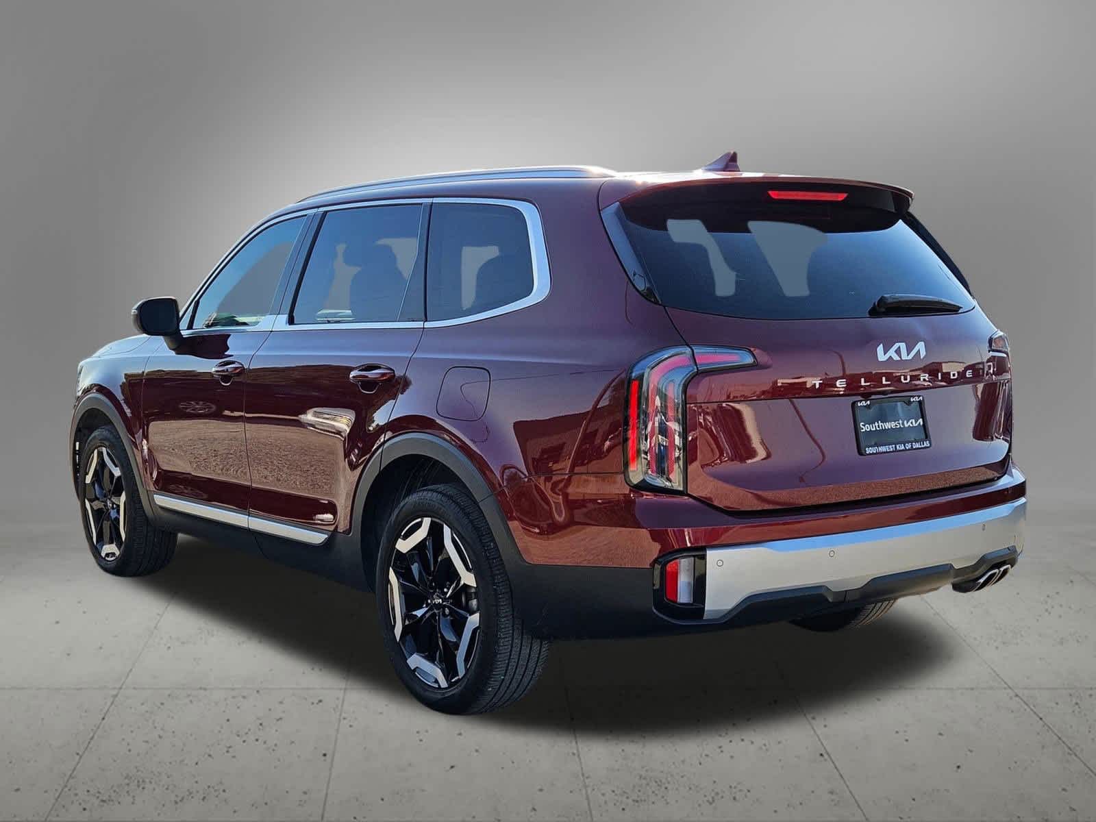 2024 Kia Telluride EX photo 2