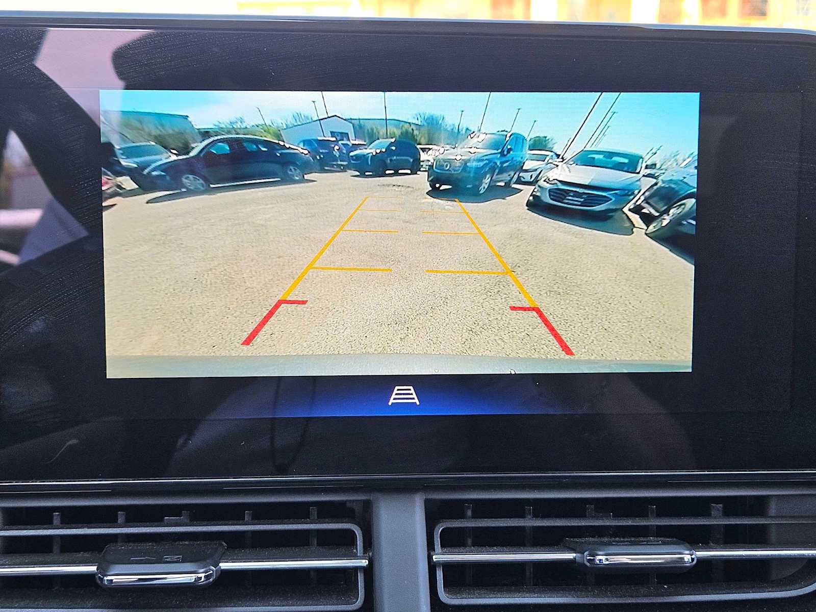 Thumbnail: 2025 Chevrolet Trax - 23